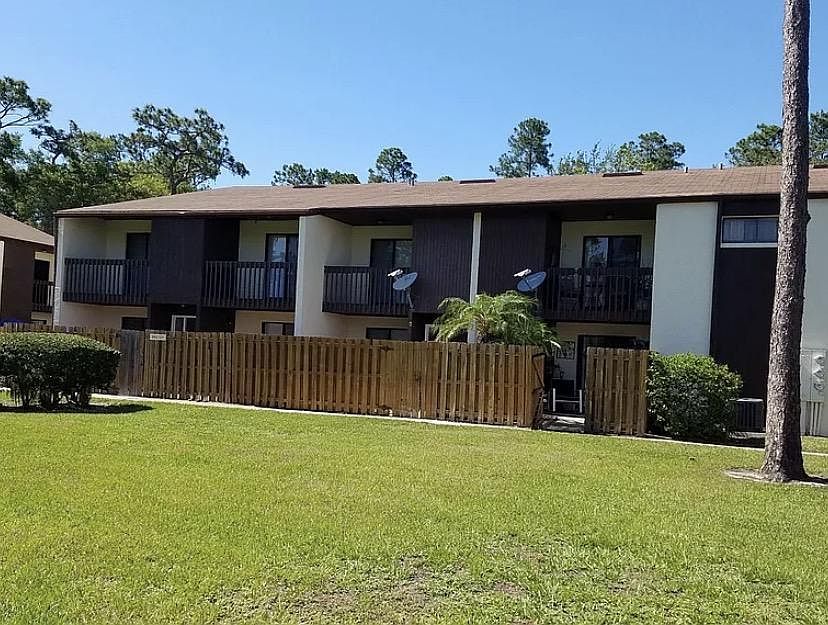 1st image of 2662 Crown Ct