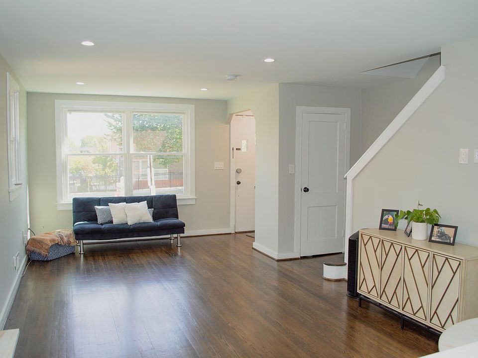 Living Room and Entrance