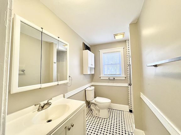 5th image of 238 Madison St #3