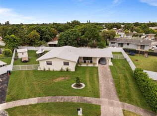 11893 SW 197th St, Miami, FL 33177