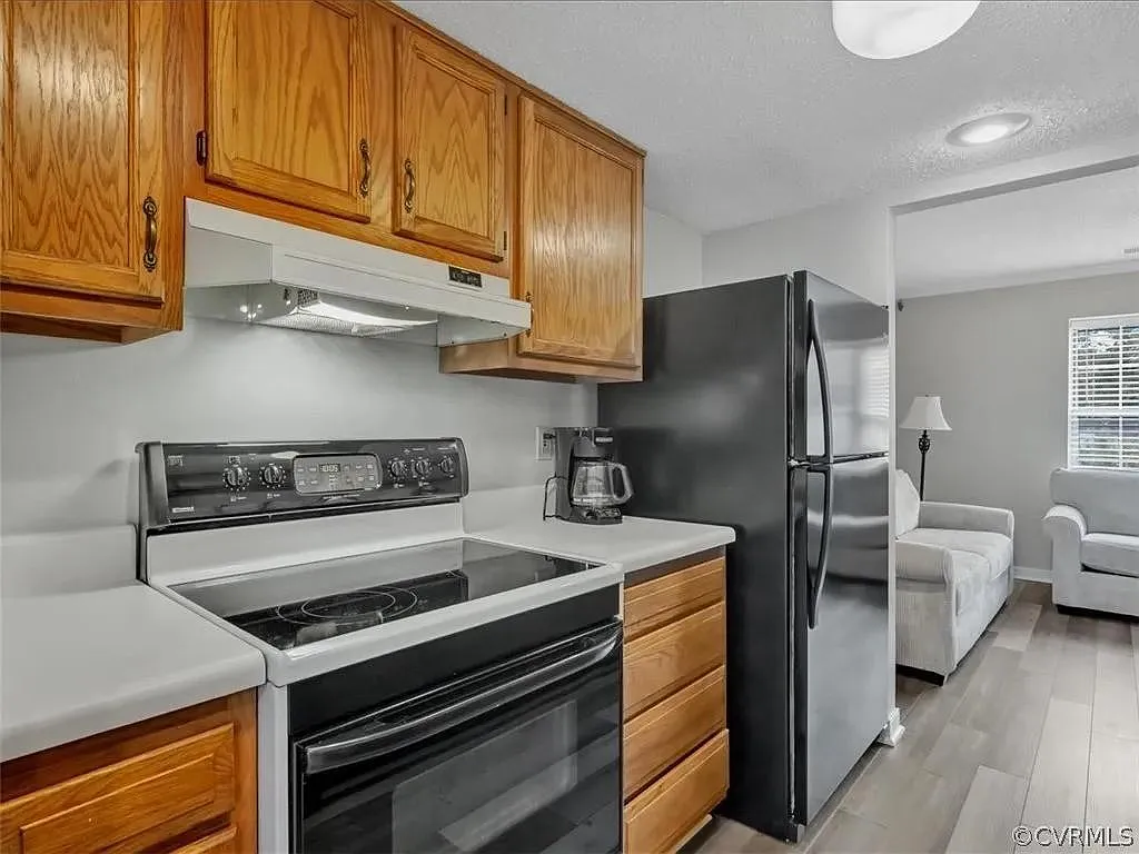 9504 Sara Beth Cir — Photo 4