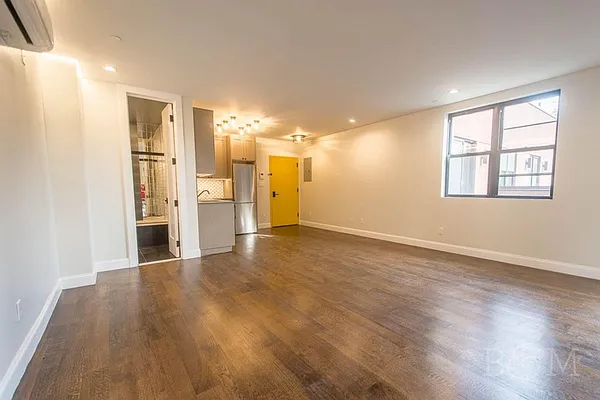 Rented by Brick&Mortar | media 31