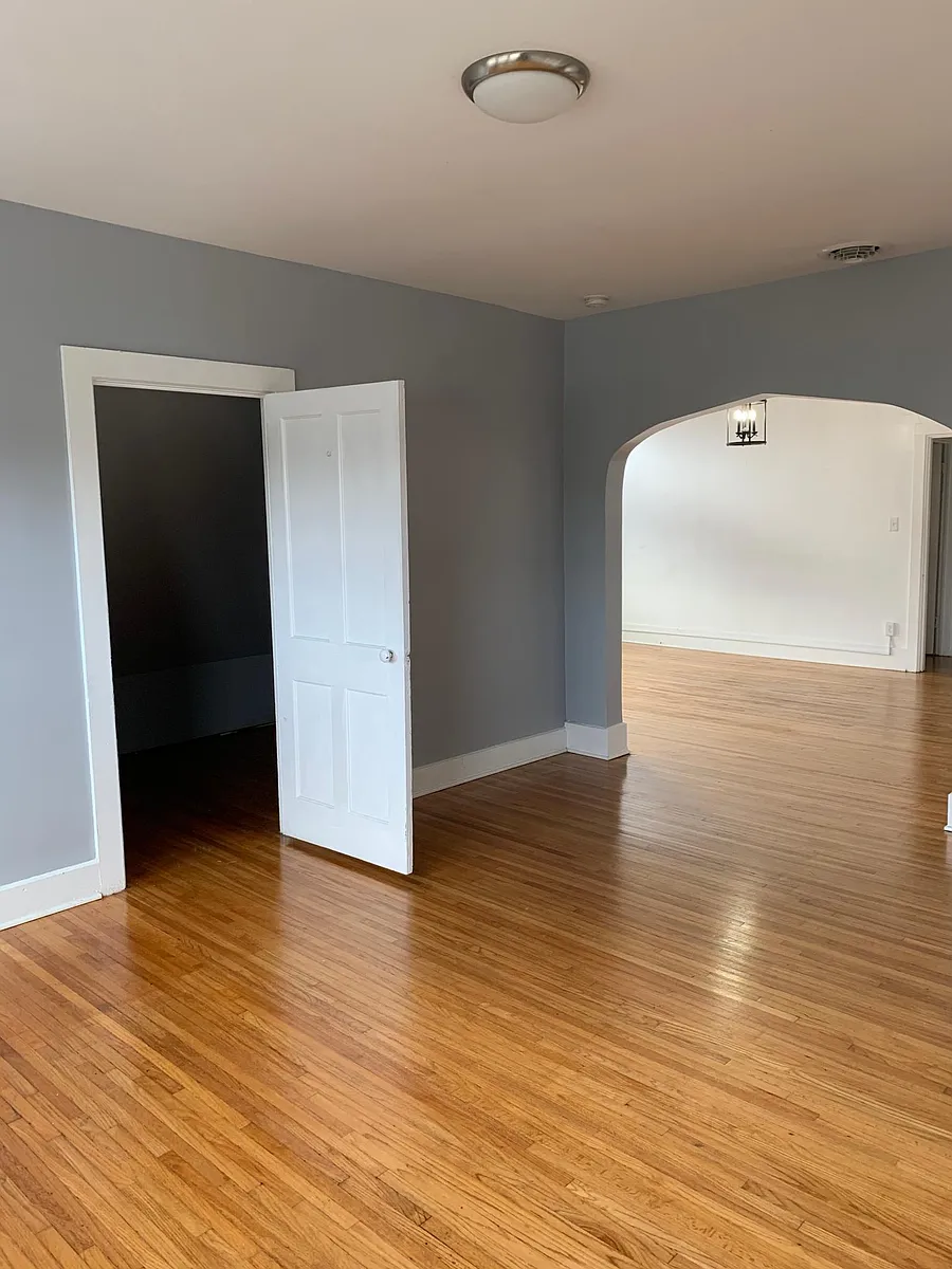 Building Photo - 112 Fargo Ave #3
