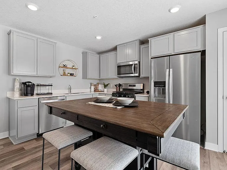1270 Ashbury Dr — Photo 6