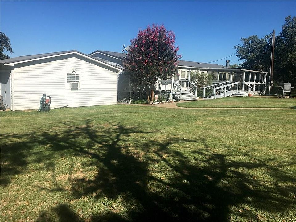 2nd image of 134 Lakeview Dr