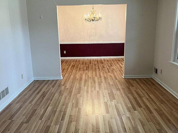 5th image of 4910 Hickory Hollow Ln