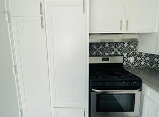Lomelk Bungalows LLC, Glendale, CA 91205