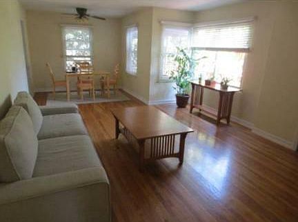 Front living/dining room