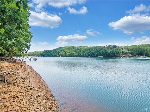 2nd image of 0 Runaway Bay Rd Lot 76