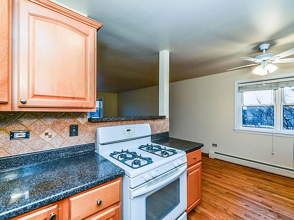 5th image of 4600 N Cumberland Ave Unit 401