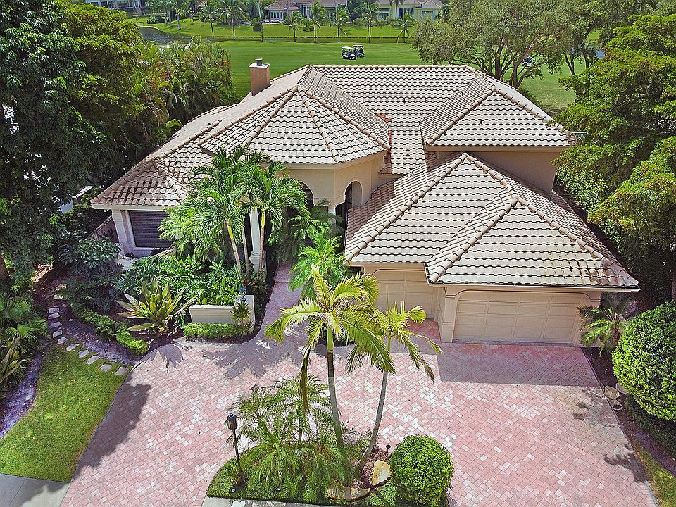 Home For Sale In Boca Grove