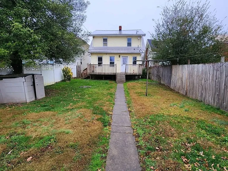 1909 Washington Ave — Photo 10