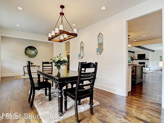 5th image of 3544 Rockhaven Cir NE