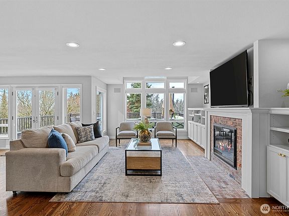 4th image of 9722 111th Avenue NE