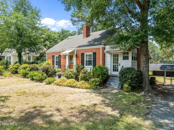 805 N Chestnut Street, Aberdeen, NC 28315