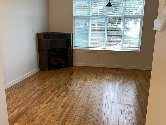 4th image of 12834 SE 40th Ln