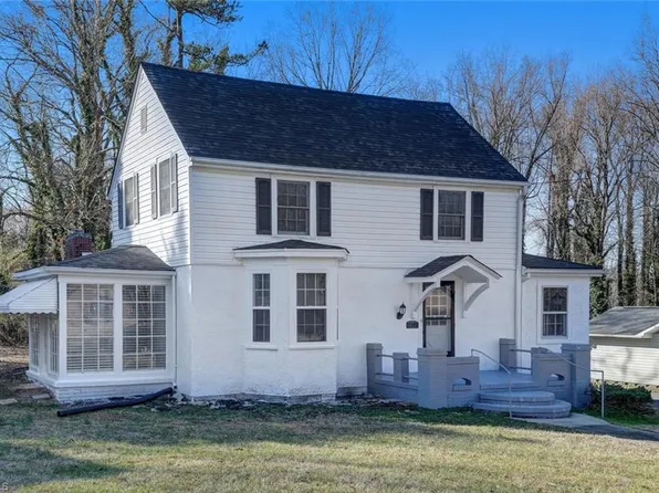 811 Summit Ave, Reidsville, NC 27320