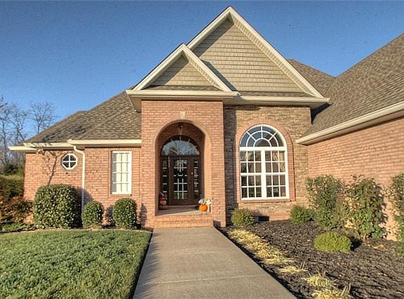 2nd image of 1013 Briarwood Dr