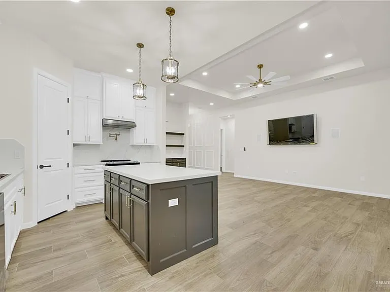 8015 N 48th Ln — Photo 8