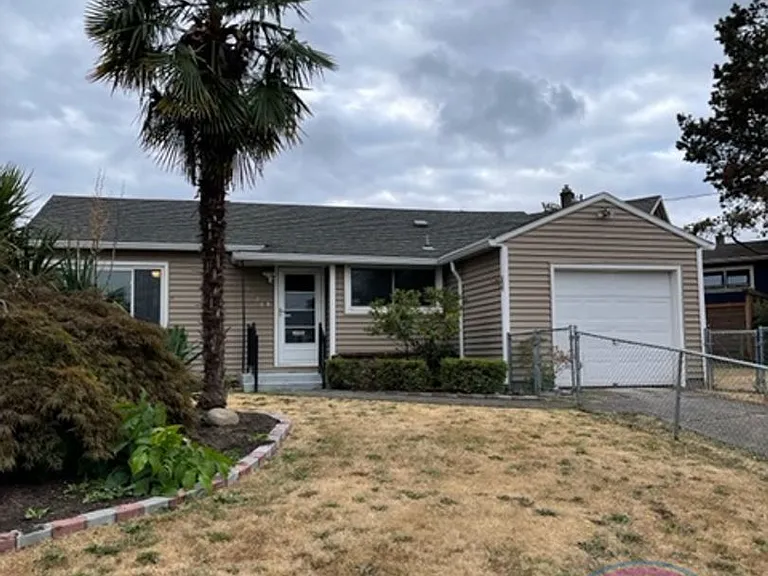 1234 NE Highland St — Photo 1