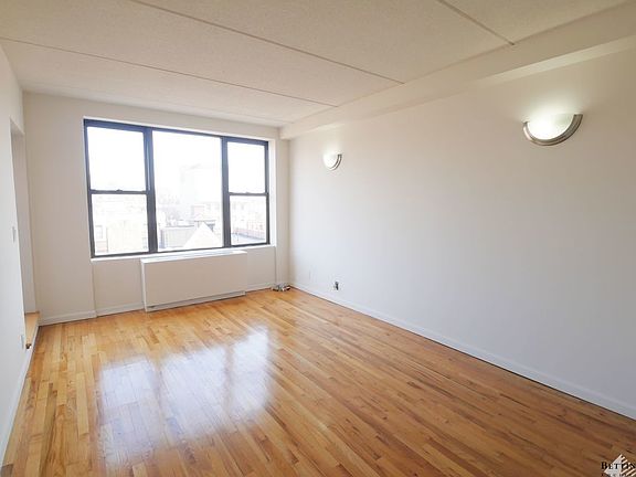 3rd image of 94 E 4th St APT 903