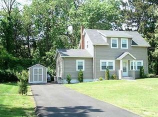 3 Freehold Ave, Cranston, RI 02920