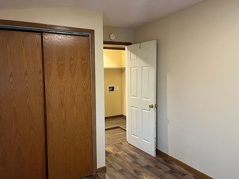 813 W Poplar St #813 — Photo 8