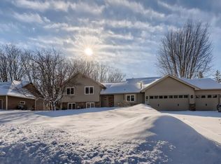 1040 Mallard Ln, Lino Lakes, MN 55014