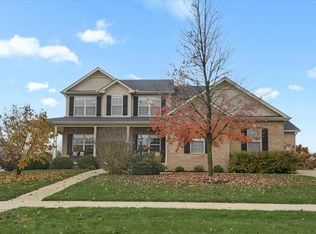 1201 Cozzene Dr, Mahomet, IL