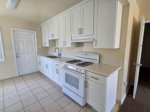 5th image of 314-318 W Cypress St