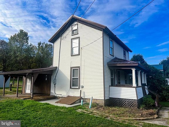 3rd image of 413 Walker St