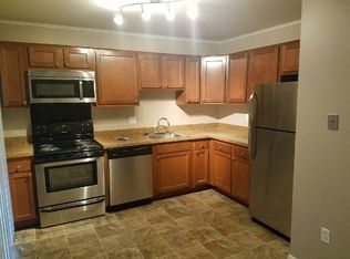 1689 Longfellow Ct, Rochester Hills, MI 48307