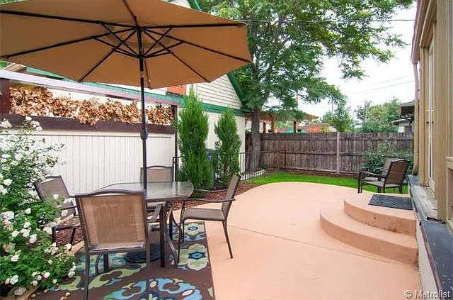 3 bed, 2100 sqft, $3,300 — Photo 2