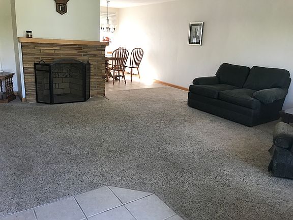 3rd image of 94 Lynn Dr