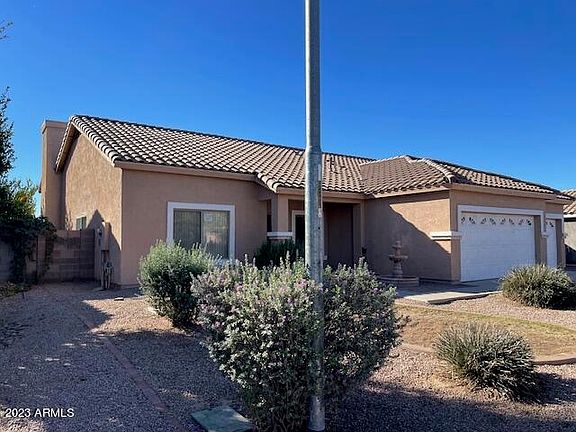 2nd image of 637 E SANTA FE Street