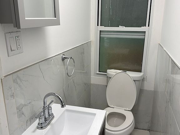 5th image of 748 Maple St #1A