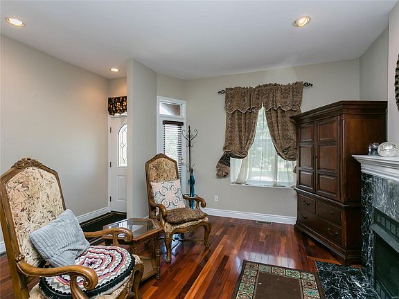 3rd image of 3878-3880 Marine Ave