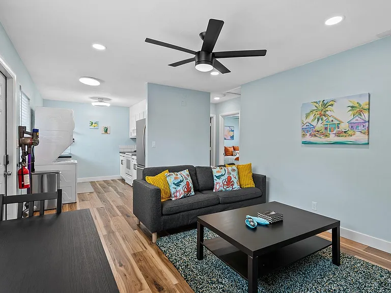 1464 N Dixie Hwy #2 — Photo 2