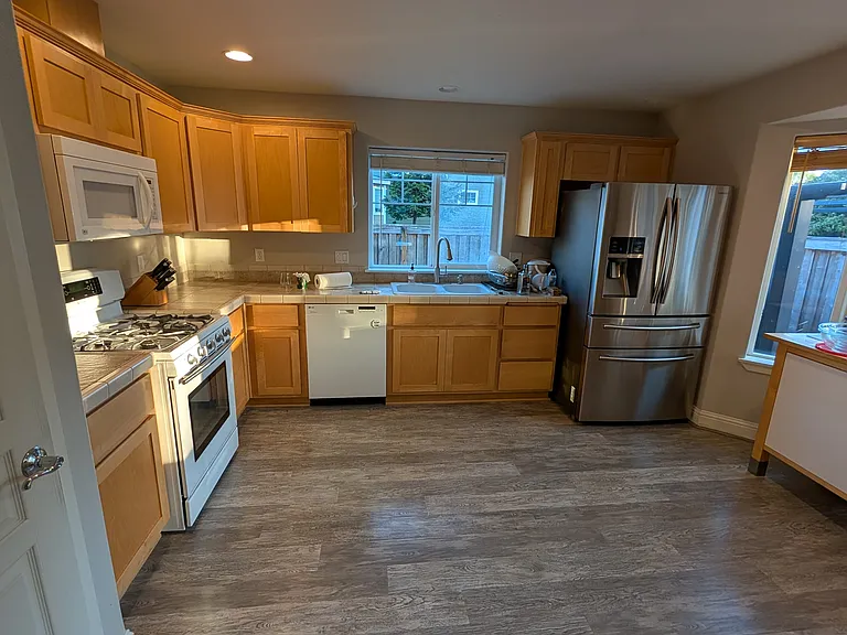 704 SE 56th Ave — Photo 4