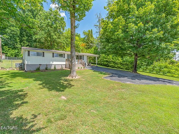 2nd image of 4403 Valley View Dr