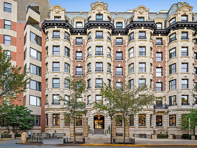 390 Commonwealth Ave — Photo 23