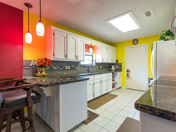 5th image of 514 Pacific Ave