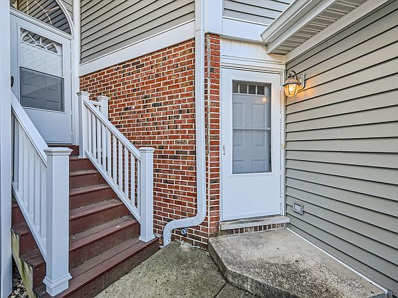 2nd image of 777 Hoover Dr