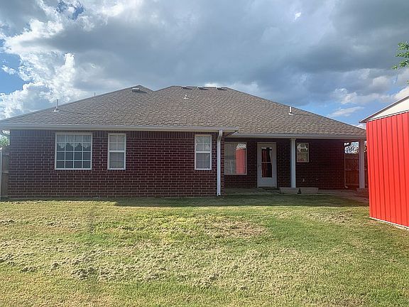 2nd image of 412 Lonnie Ave