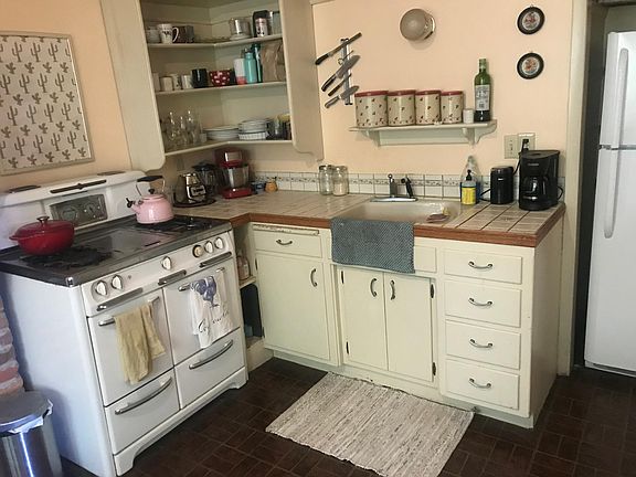 2nd image of 1704 1/2 F St