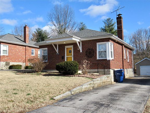 3rd image of 2736 Granda Dr