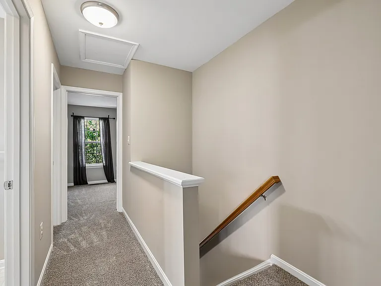 532 Kalmia Sq NE — Photo 17