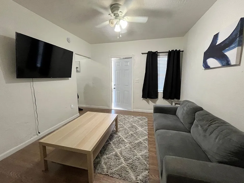 200 NW 13th St