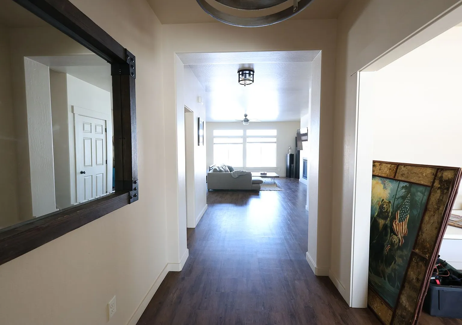 4-bedroom House with Large Yard — Photo 3