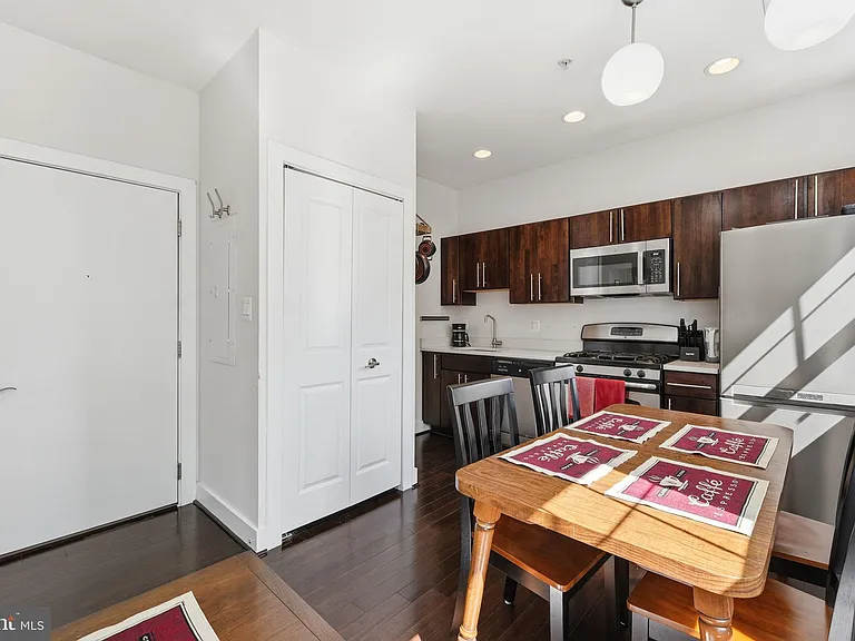 315 G St NE #306 — Photo 6
